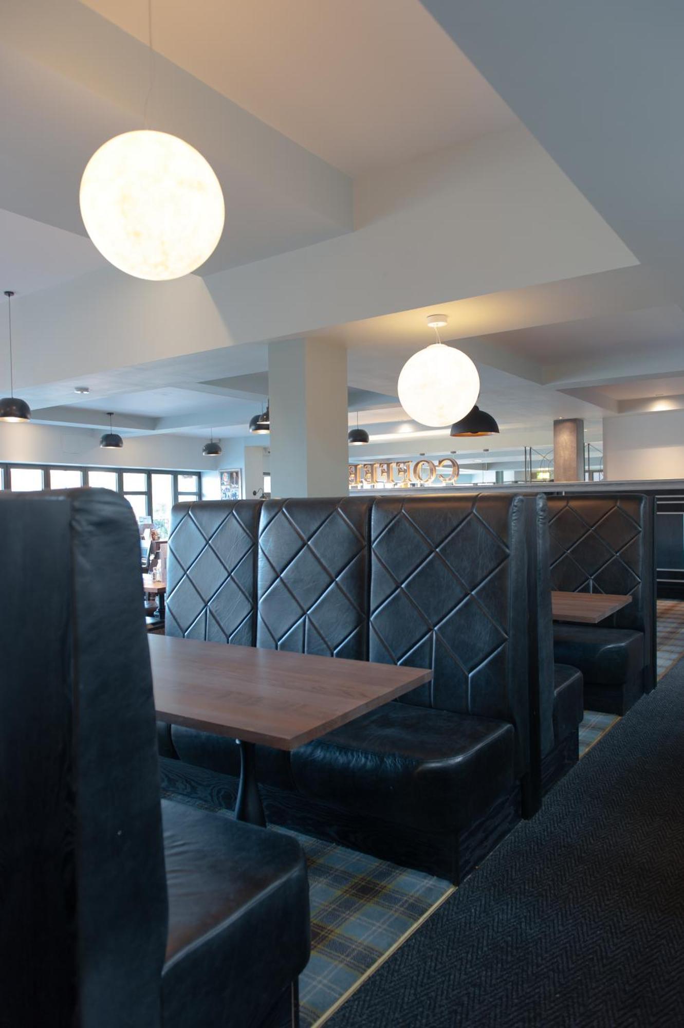 The Saxon Crown Wetherspoon Corby Exterior foto